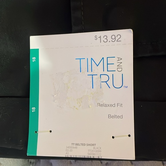 NWT size 18 relaxed fit stretch black shorts - Picture 2 of 6